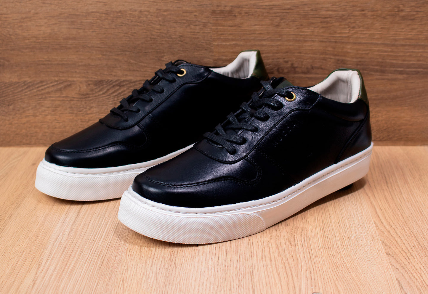 zapato tenis deportivo en cuero para hombre color cheraton negro brillo x versalles verde 2005