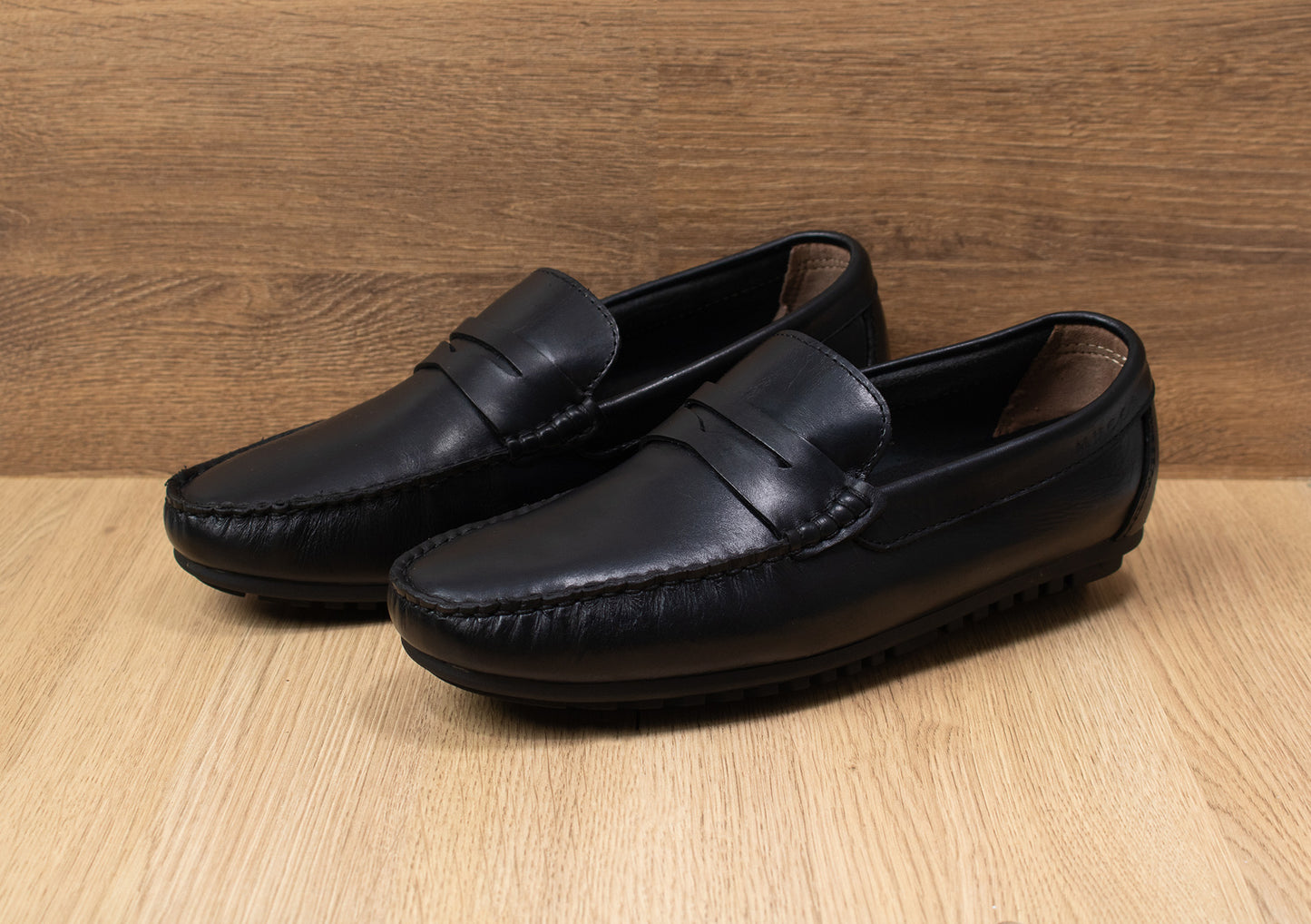 zapato mocasin Apache pegado  para hombre color versalles negro 550 p