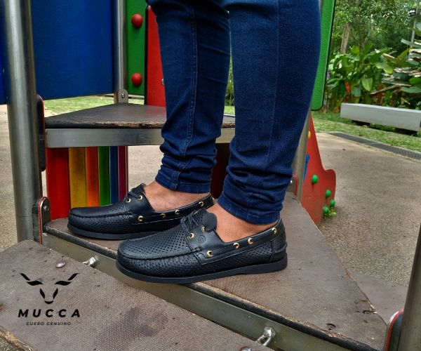 zapato mocasin Apache sperry nautico para hombre color negro perforado 731