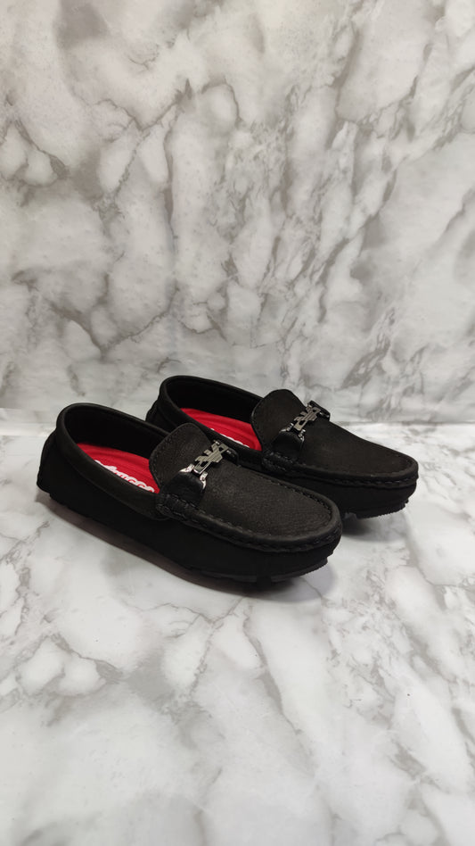zapato mocasin Apache enchasado para niño color nobuck negro 034