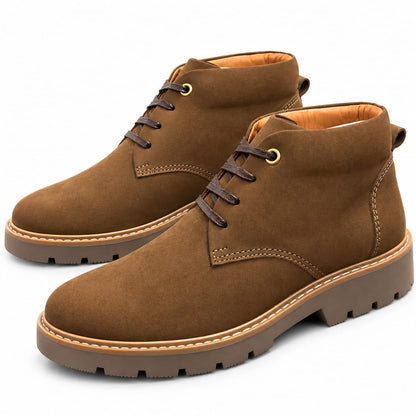 bota en cuero para hombre color nobuck vison 3001