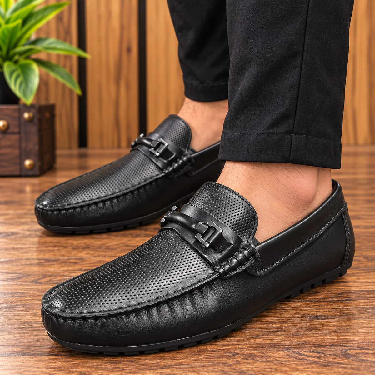 zapato mocasin Apache pegado  para hombre color versalles negrox placa diamante 661p