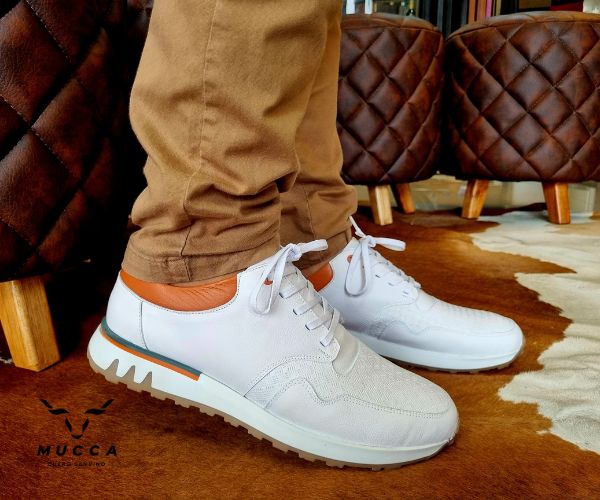 zapato tenis deportivo en cuero para hombre color blanco x naranja 470