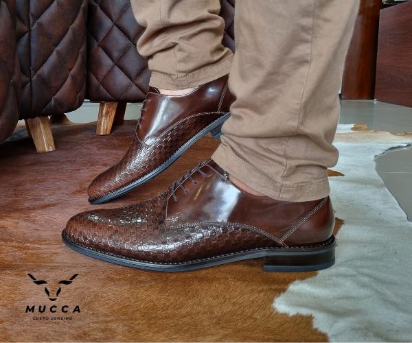 zapato clasico en cuero para hombre color florentine caram placa  005