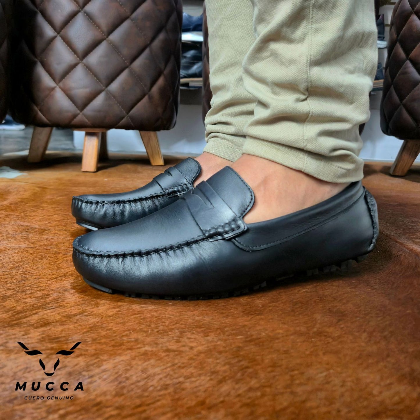 zapato mocasin Apache enchasado para hombre color negro liso 550