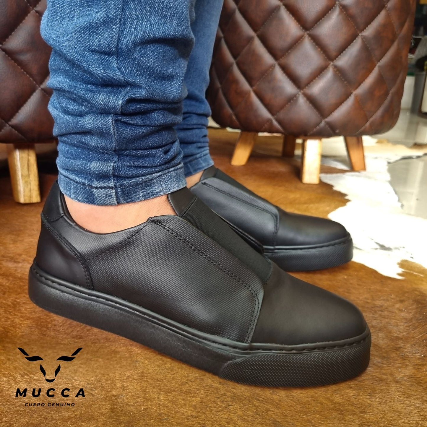 zapato tenis deportivo en cuero para hombre color negro  104