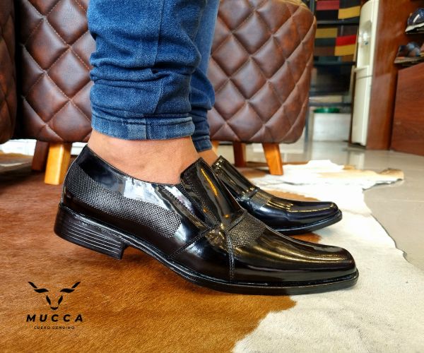 zapato clasico en cuero para hombre color negro 1706